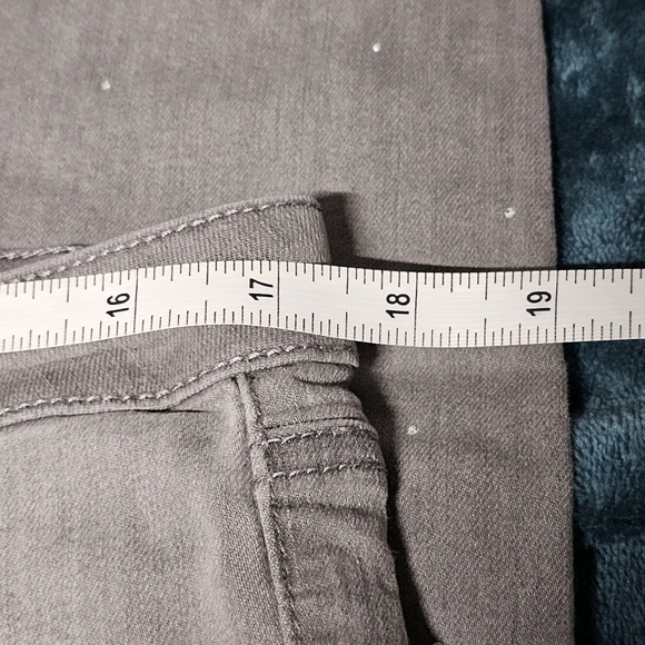 4/$20 Charlotte Russe Gray Wash Jeggings with Rhinestones size 14 - Picture 5 of 7